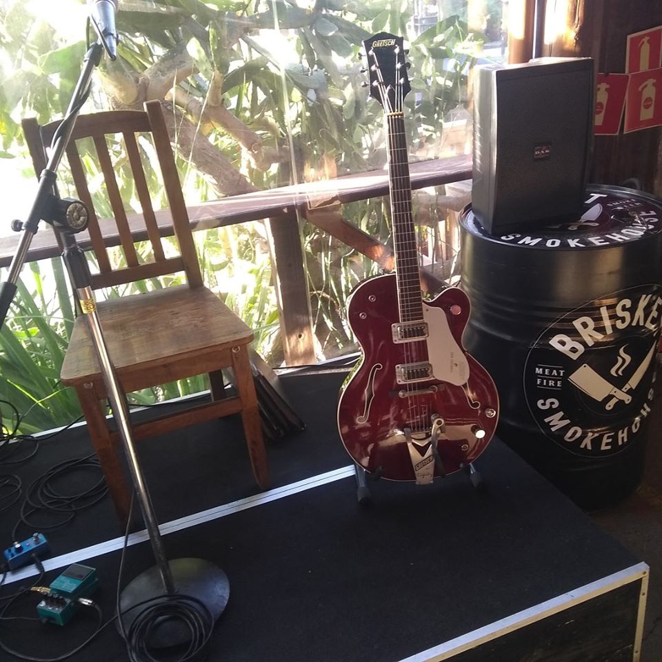 Brisket tem Carnaval com rock e sertanejo
