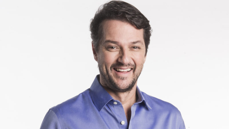 SMILE: Marcelo Serrado conta histórias divertidas de composições em Curitiba