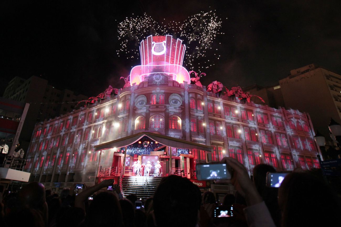 Segunda semana de apresentação do espetáculo do Palácio Avenida; assista