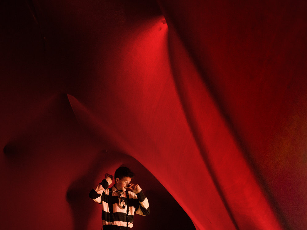 Fotógrafo de Curitiba retrata vida circense em exposição