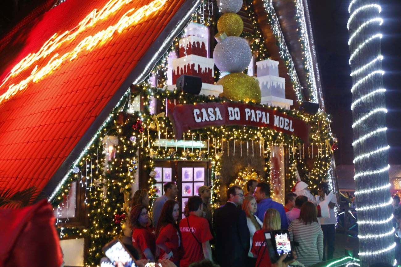 Últimos dias para você ver a casa do Papai Noel em São José dos Pinhais