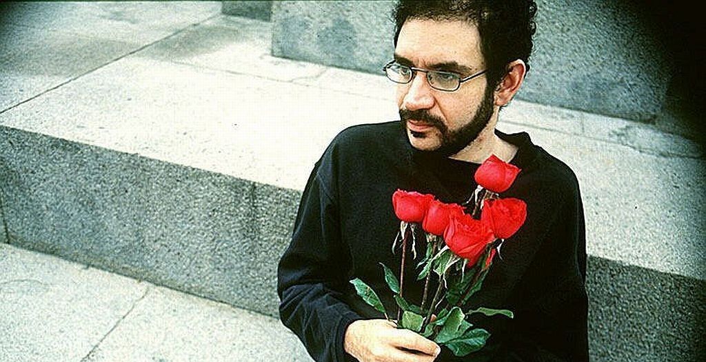 Show em Curitiba terá inéditas de Renato Russo na voz de ex-Legião e da irmã do cantor