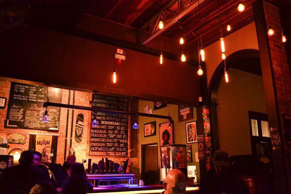 5 pubs em Curitiba para os apaixonados por música