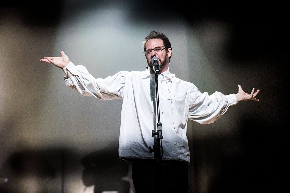 Renato Russo – O Musical tem apresentação gratuita em Curitiba