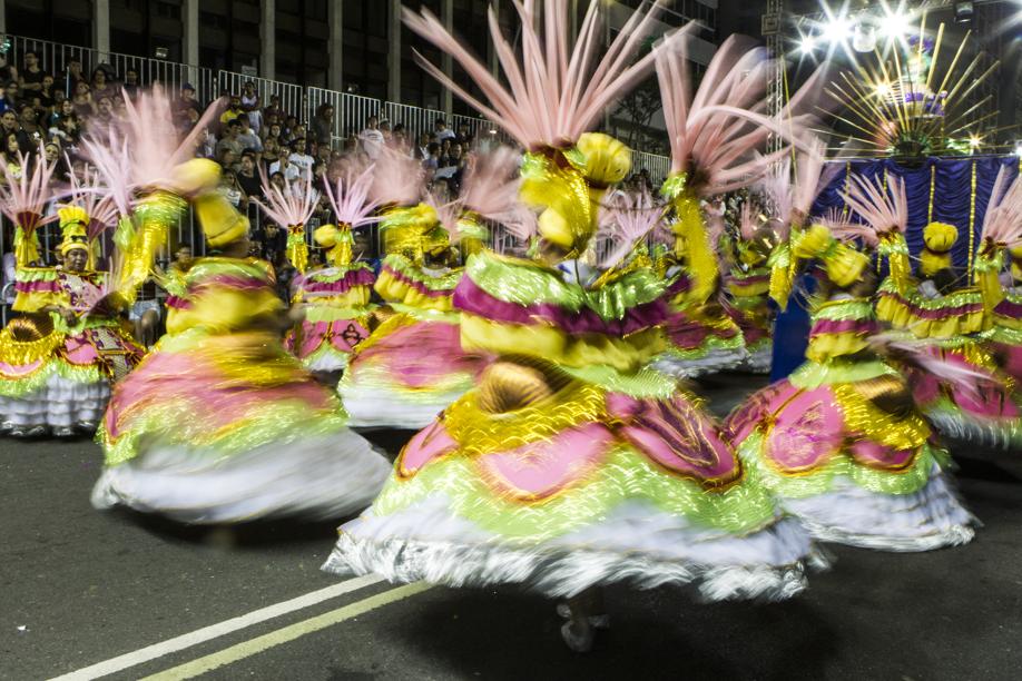 Curitibanos preferem festa junina ao Carnaval da cidade, diz pesquisa