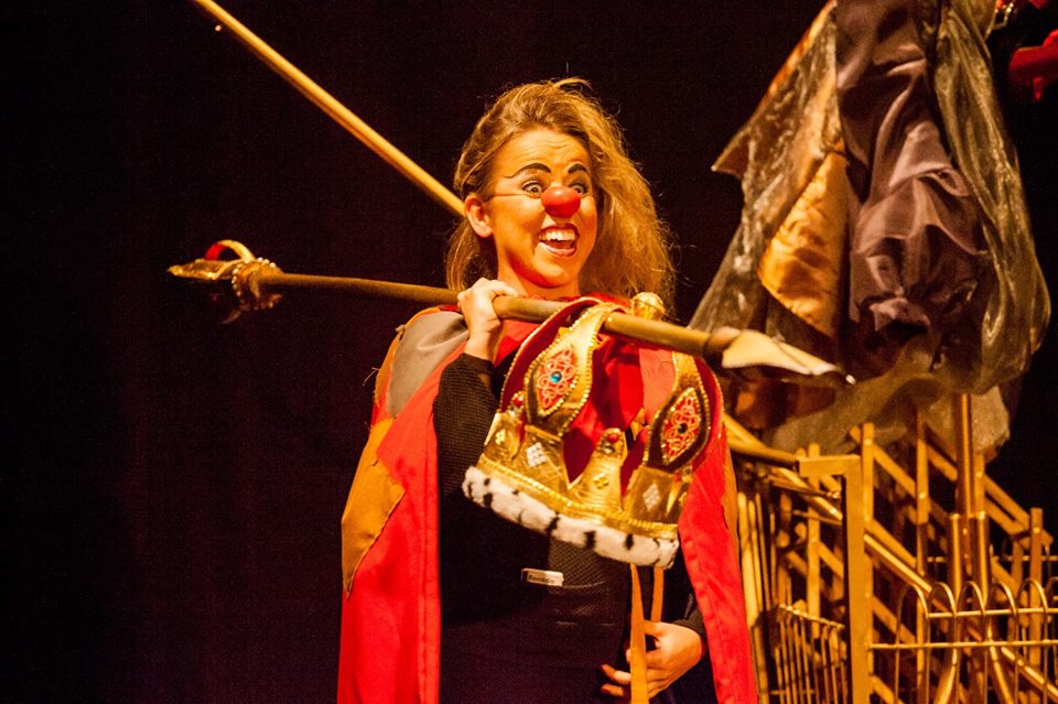 Inspirado em Macbeth, peça traz drama interpretado por uma palhaça