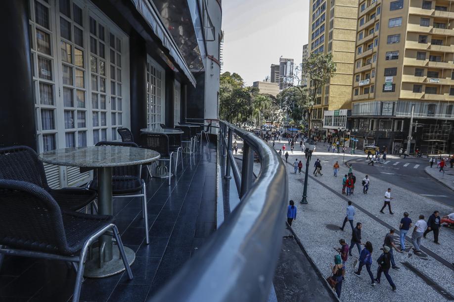 Bar Getúlio: um bar cheio de história de onde se vê Curitiba passar