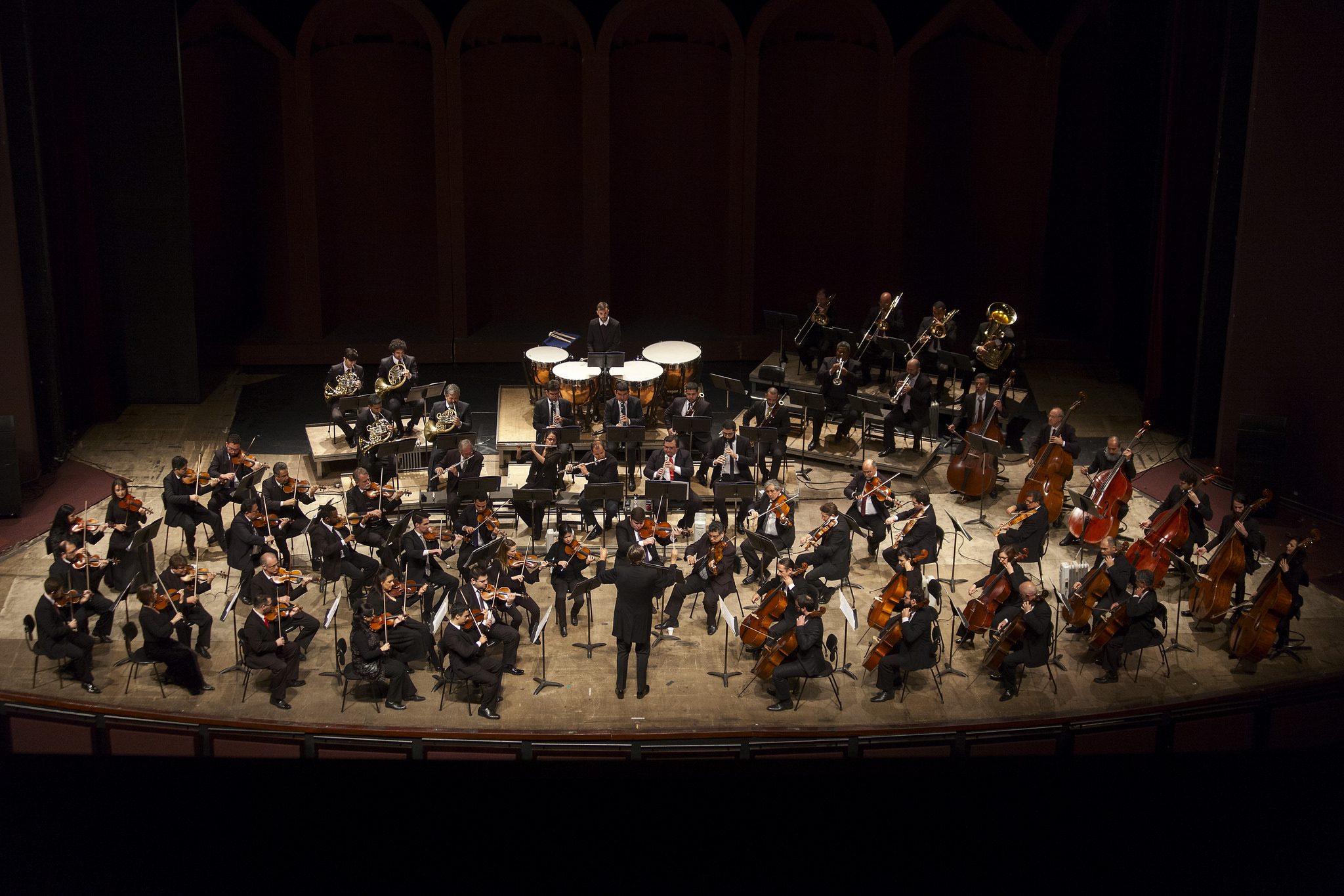 Ópera infantil João e Maria tem orquestra ao vivo e legenda para as canções