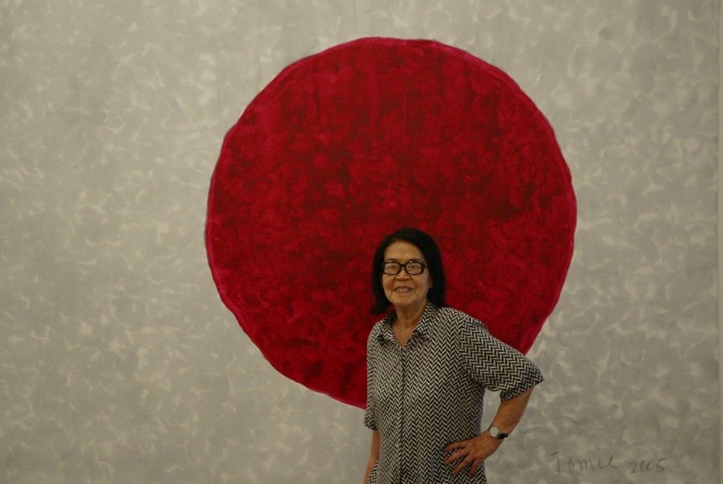 Exposição traz pinturas e esculturas de Tomie Ohtake a Curitiba