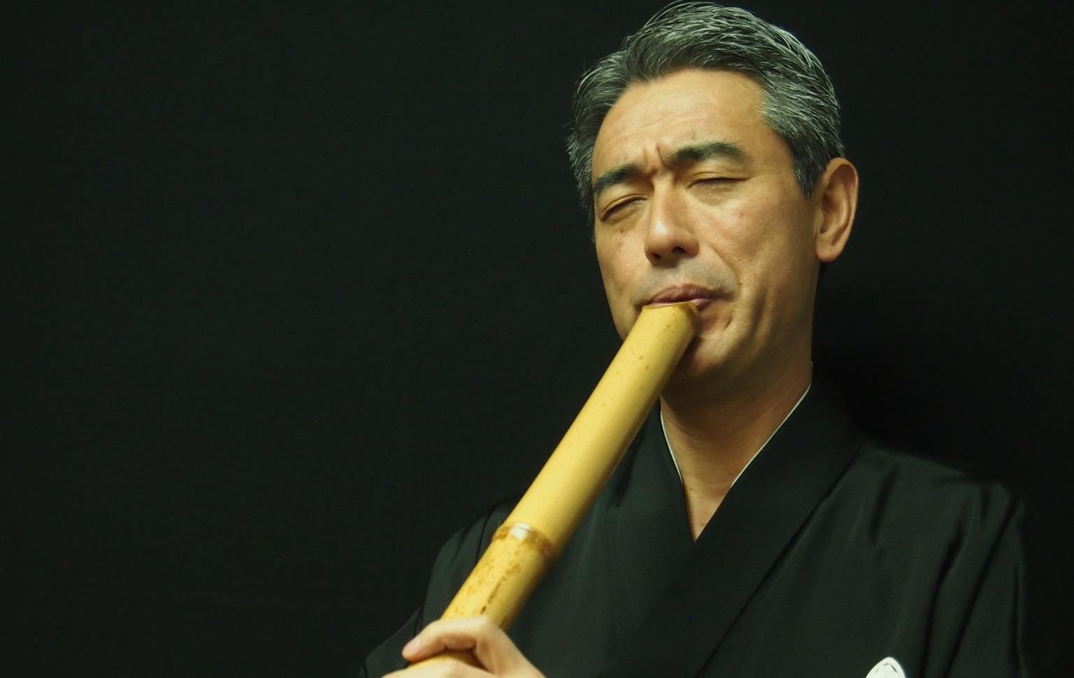 Maior mestre de flauta de bambu faz show em Curitiba