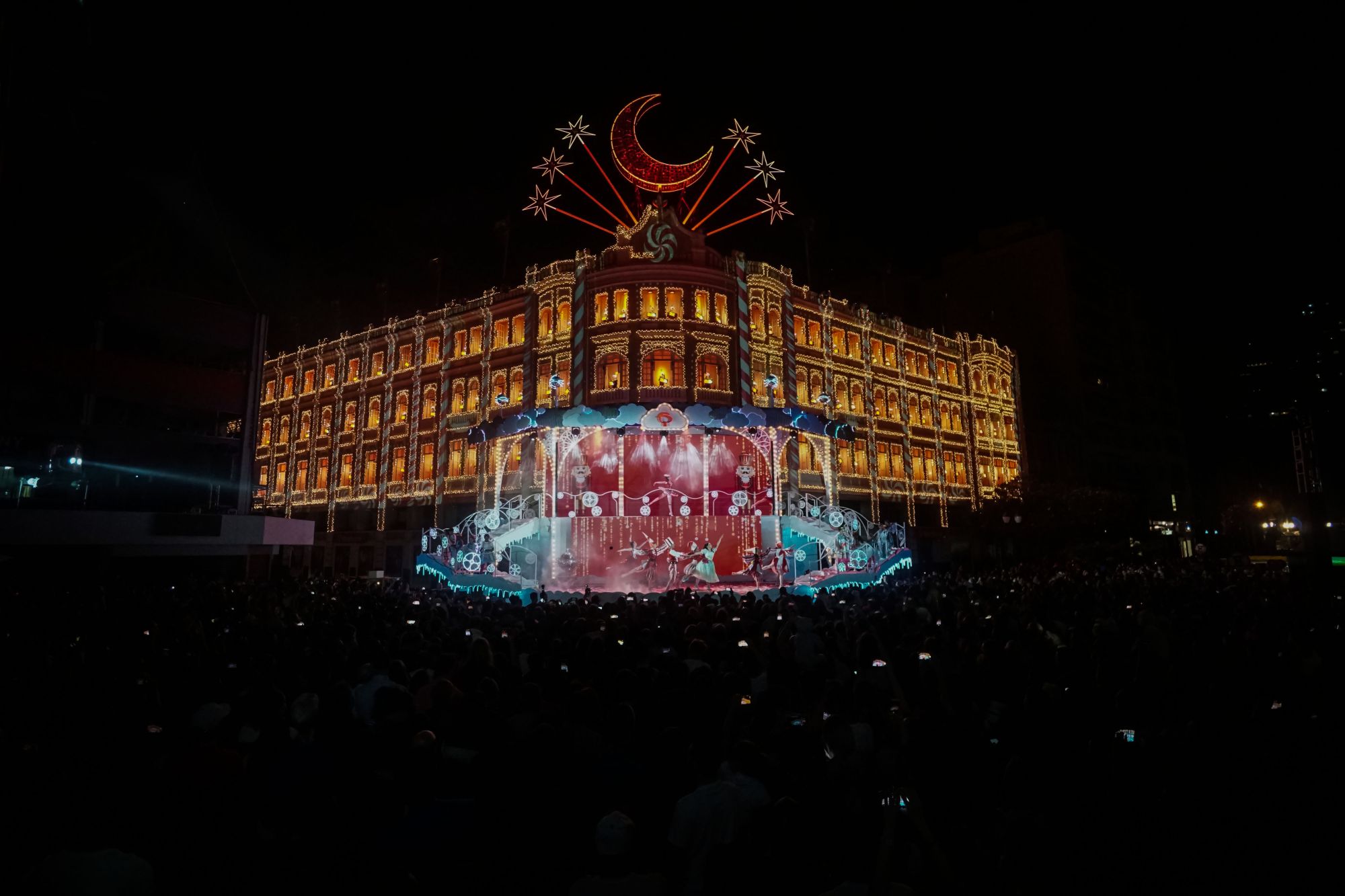 Vídeo: Assista ao espetáculo de Natal do Palácio Avenida 2018