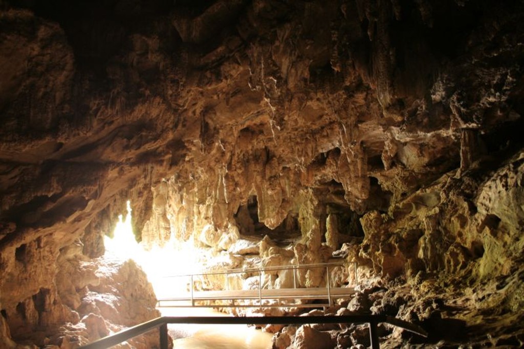 Conheça a gruta que fica a 30 minutos de Curitiba e tem visitação gratuita