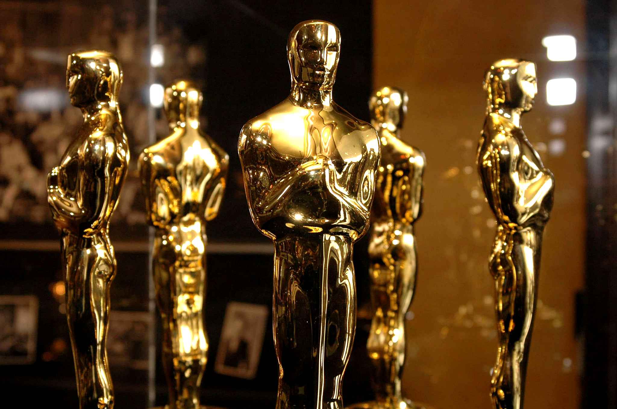 Bares transmitem a cerimônia do Oscar, e cinéfilos promovem bate-papo