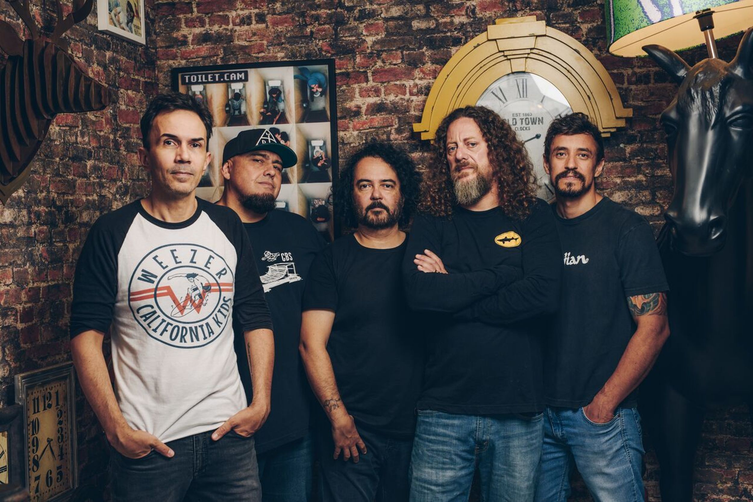 Com baterista original, Raimundos faz show dos 25 anos de seu álbum de estreia