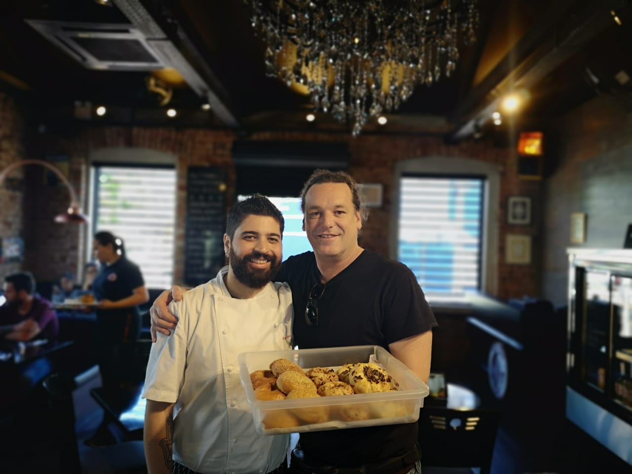 Paul McCartney encomenda bagels de restaurante em Curitiba para o café da manhã