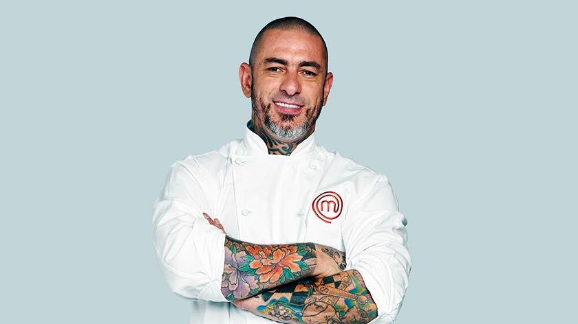 Henrique Fogaça vem a Curitiba comemorar o primeiro ano do Cão Véio