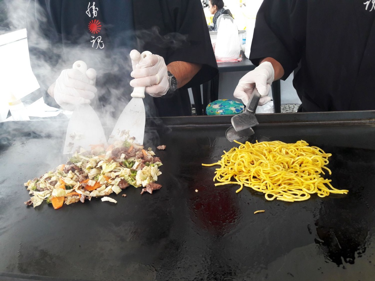 Mais do que só pastel! Feirinha do Largo tem diversas opções gastronômicas