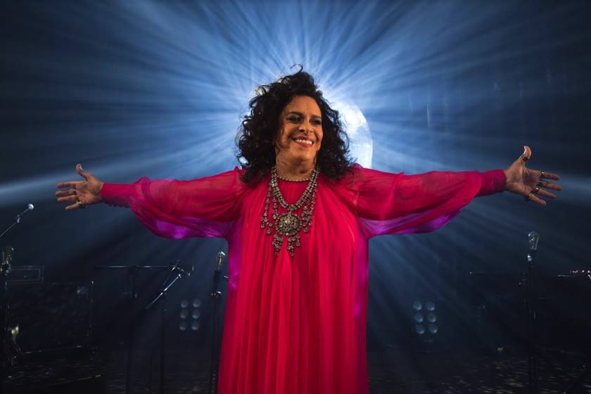 Com novo show e público renovado, Gal Costa volta a Curitiba