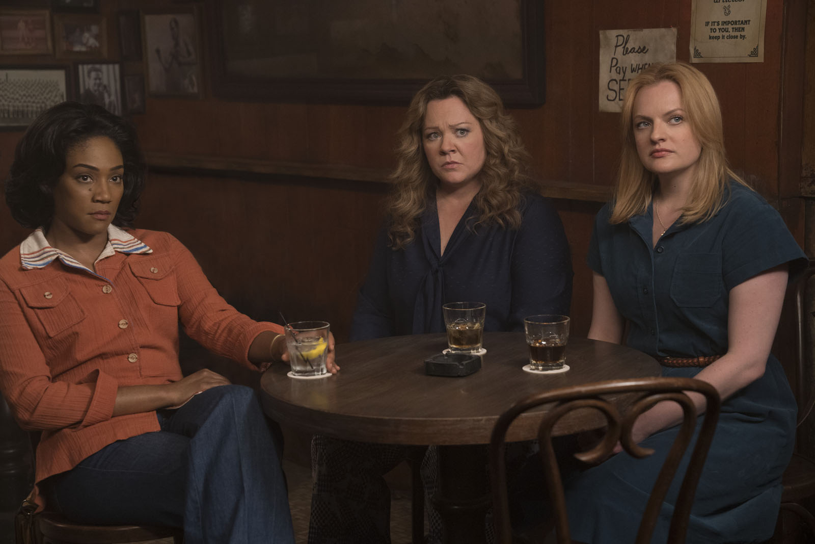 OPINIÃO: “Rainhas do Crime”, tudo sobre o filme da máfia de batom e saia