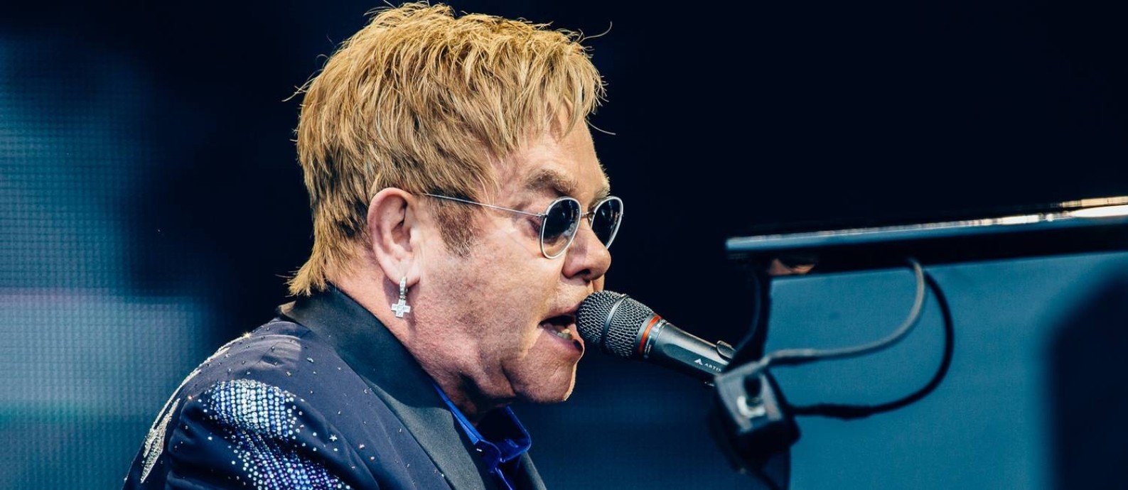 Rocketman! Tributo a Elton John chega a Curitiba com desconto do Clube