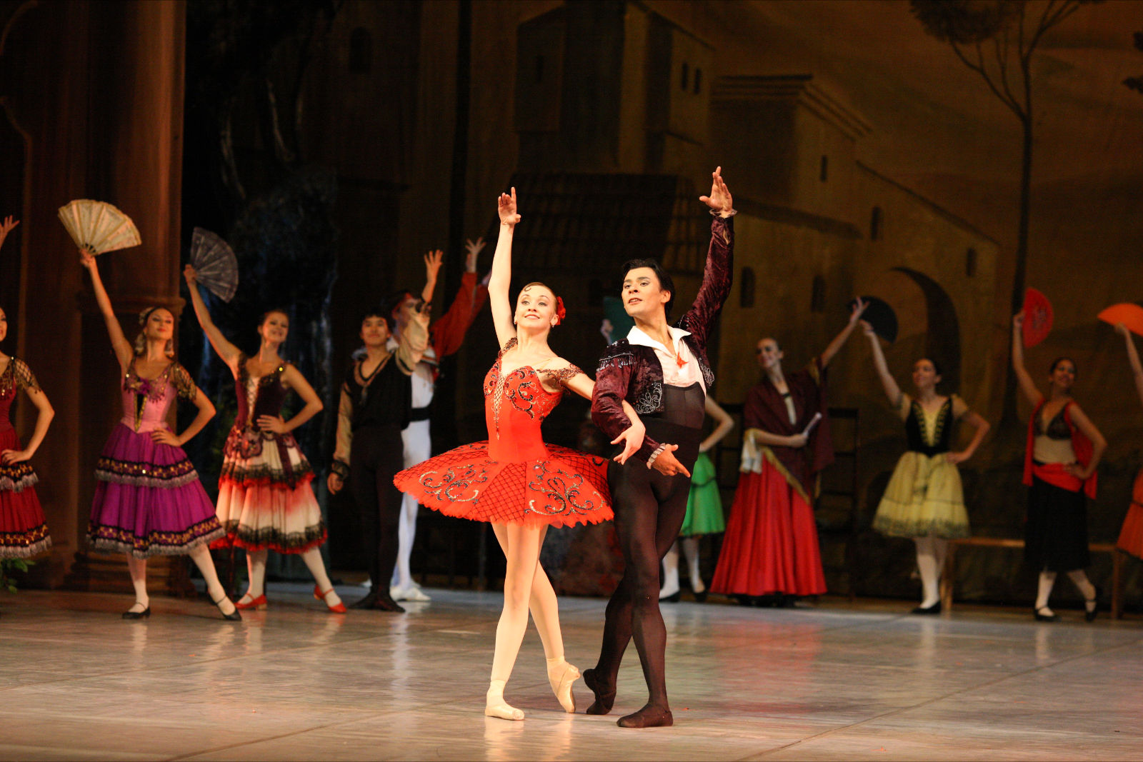 Ballet Nacional da Rússia apresenta trechos de Carmen e Lago dos Cisnes