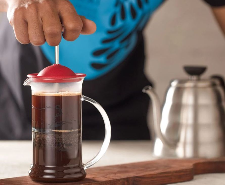 French press? Saiba quais cafeterias servem o preparo com desconto do Clube