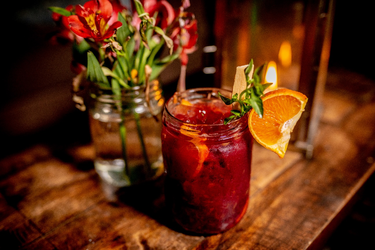 Releitura de caipirinha: Bar em Curitiba serve diferentes preparos da bebida