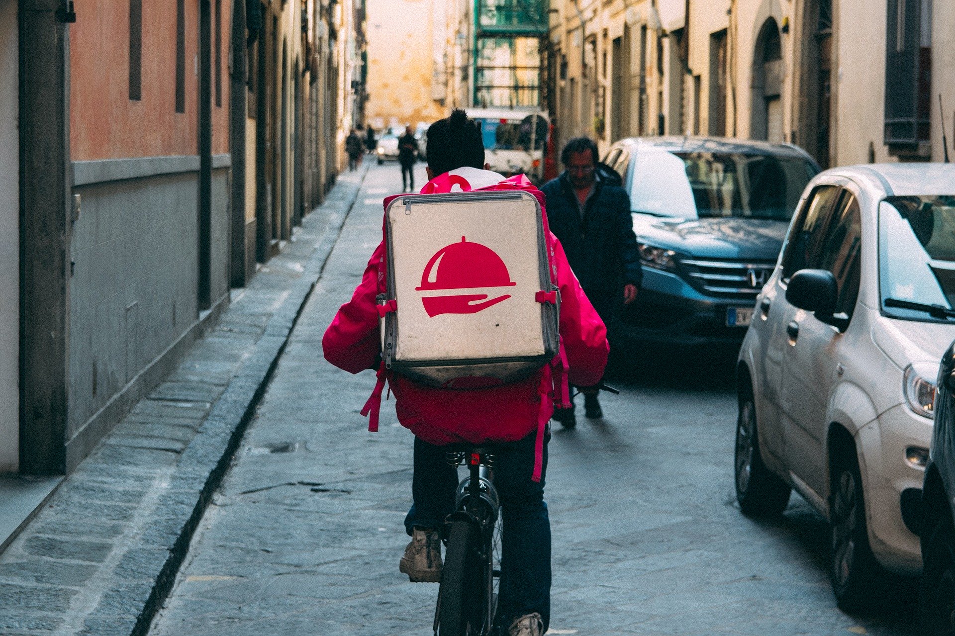 Peça em casa! Parceiros do Clube oferecem descontos em delivery