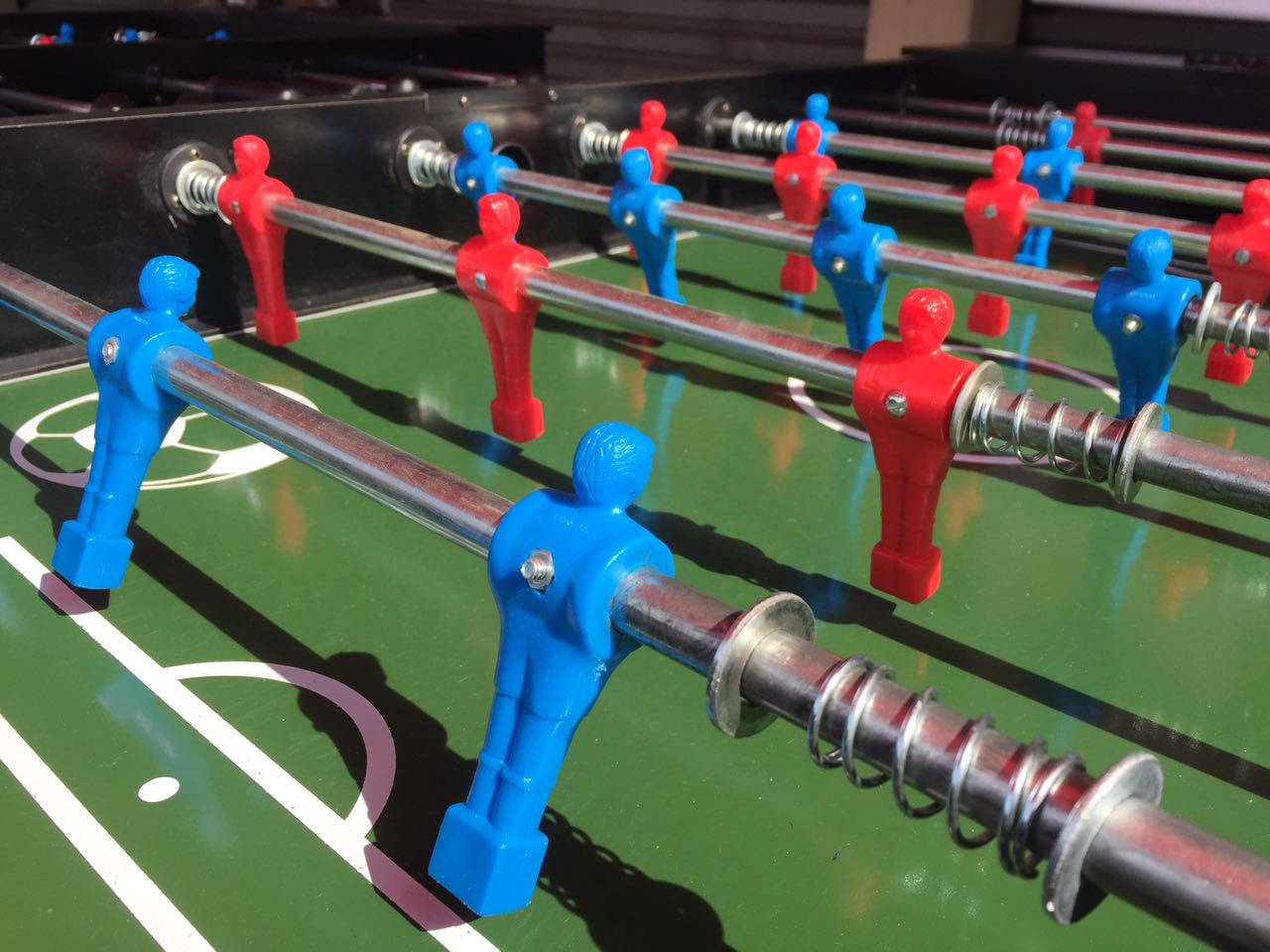Torneio de pebolim no Bacacheri une famílias na véspera do Dia dos Pais