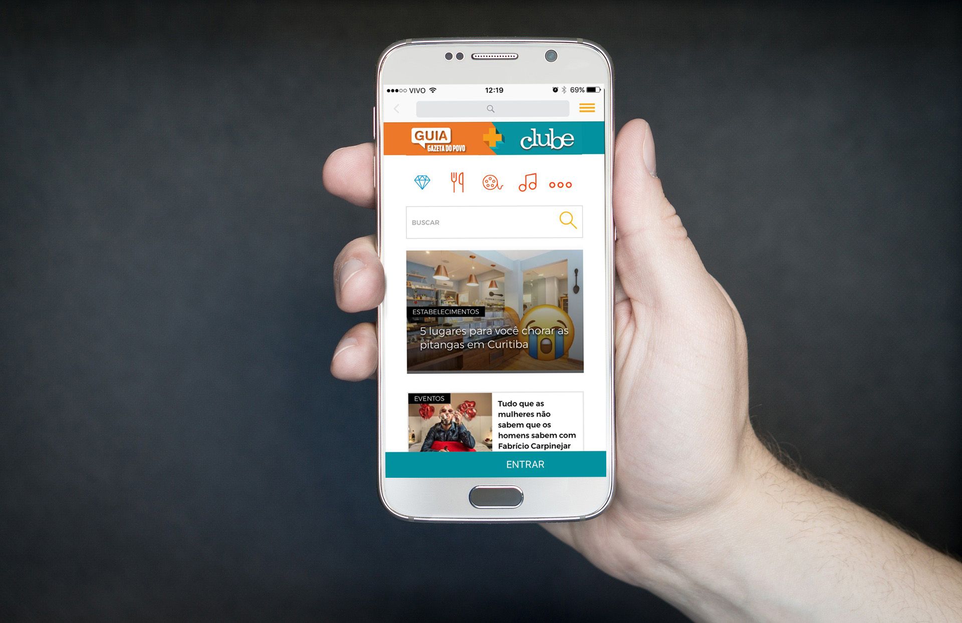 Baixe o app do Guia + Clube para saber onde se divertir e quanto você pode economizar