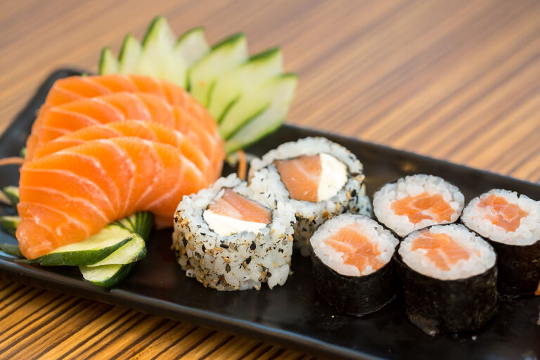 Sushiaki tem delivery com desconto do Clube