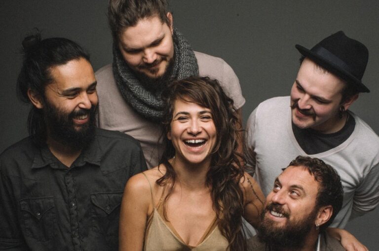 Ajude artistas locais: A Banda Mais Bonita da Cidade faz live da Ópera de Arame