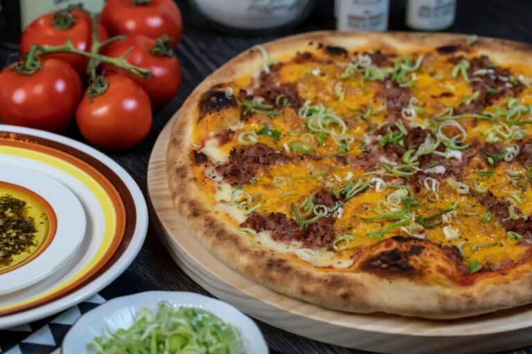 Fábrica Pizza Bar tem delivery com desconto do Clube