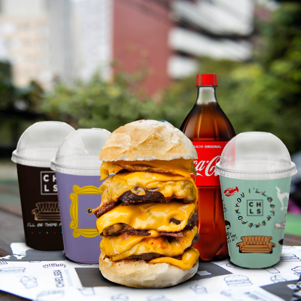 Com MUITA fome? Chelsea lança torre de hambúrguer. Confira essa e