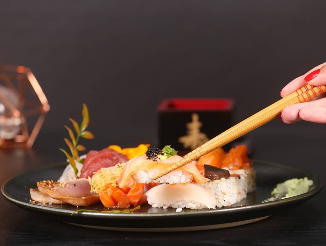 Comida japonesa? Tenha uma experiência diferente com o Z. Sushi Lounge Bar