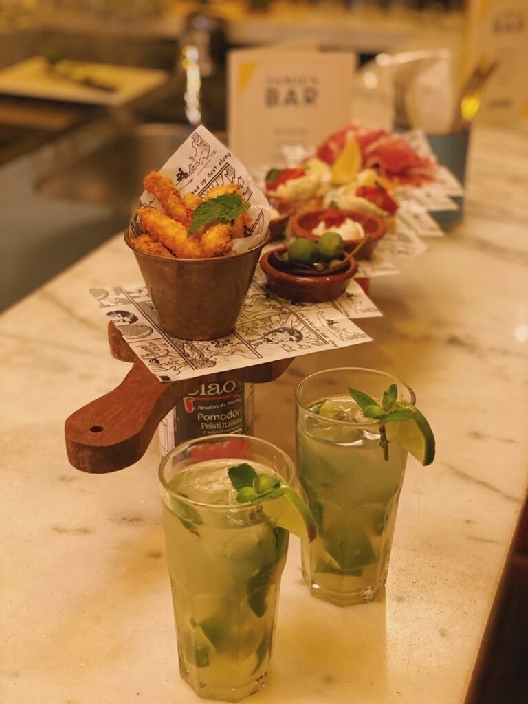 No Jamie’s Italian, você pede uma tábua de frios e ganha dois mojitos