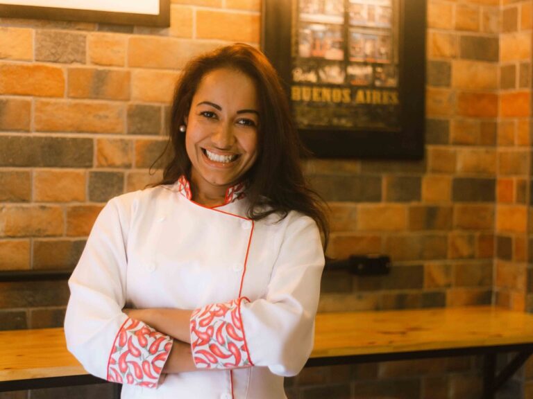 Amor pela cozinha argentina: conheça a história de Yara, a chef da Tango Empanadas