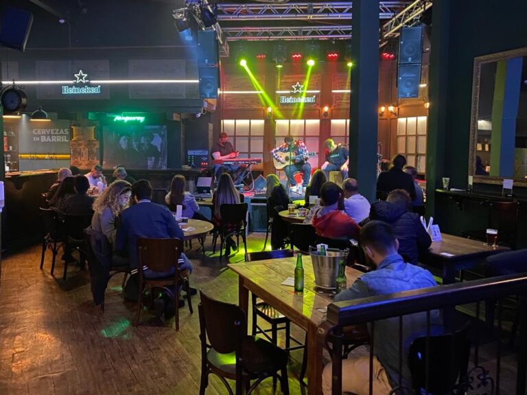 Sheridan’s se reinventa com novos ambientes e valor da entrada é revertido para as bandas