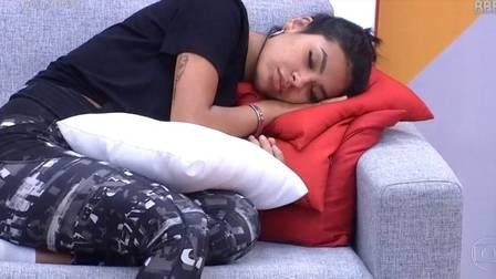estresse-pocah-dormindo