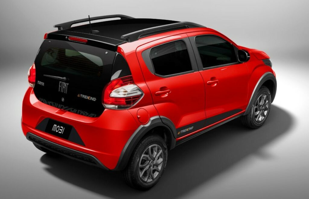 Fiat Mobi Trekking tampa traseira