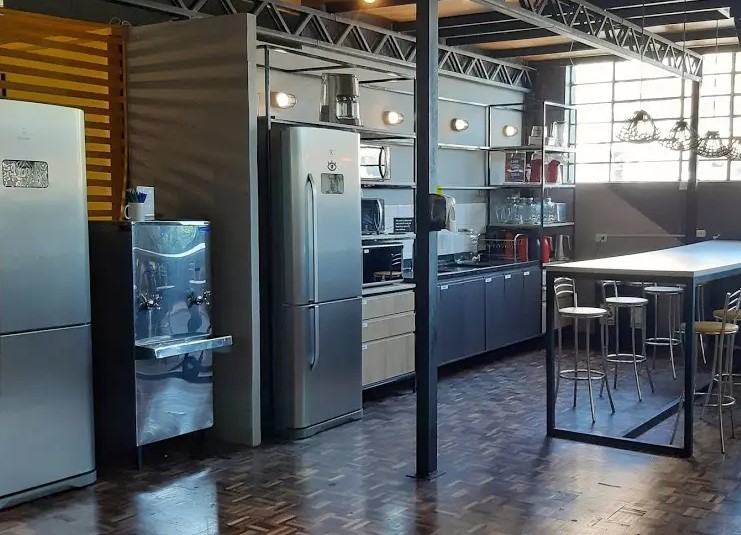 home office não tem cozinha bacana assim como a da Aldeia coworking